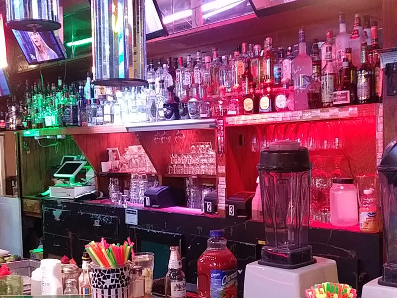El Pique Peruvian & Mexican Restaurant interior